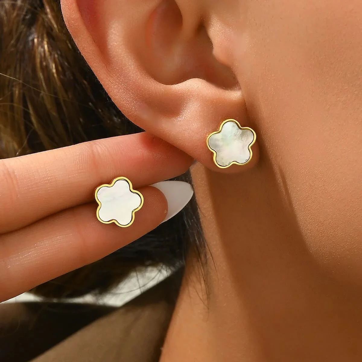 Elegant Five Leaf Clover Necklace & Earrings Set - Luxury Jewelry Set - Image 2